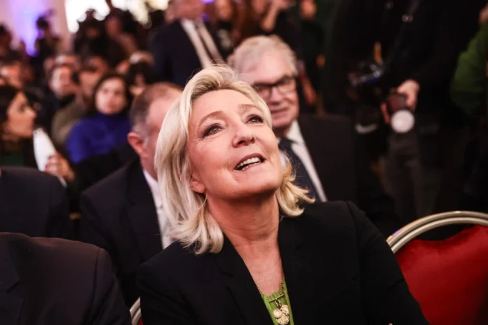 Marine Le Pen favorita en encuestas presidenciales