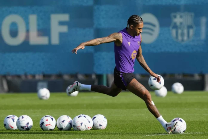 Raphinha y Mbappé en el Clásico de LaLiga