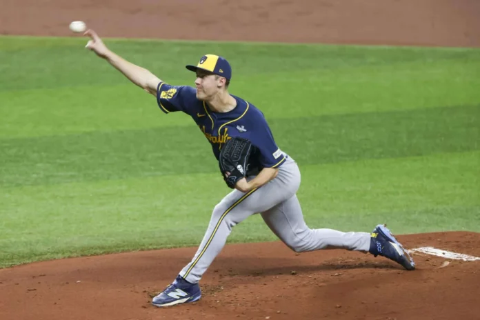 Jacob Misiorowski lanza a más de 100 mph.