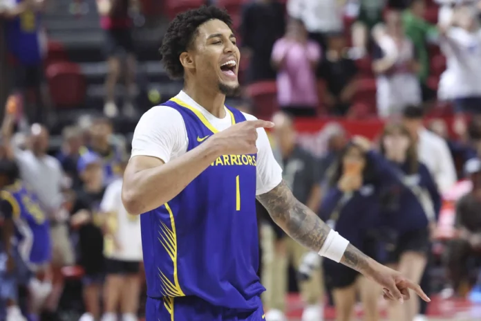 Yaxel Lendeborg en su debut con Warriors