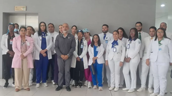 Paro médico afecta consultas y cirugías.