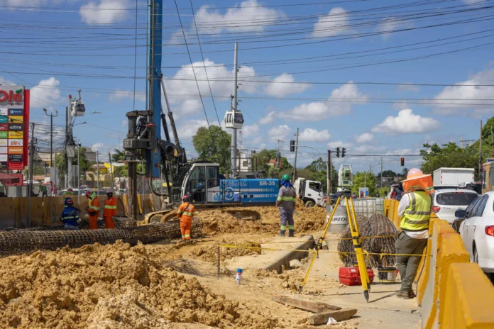 Construcción del paso a desnivel en progreso