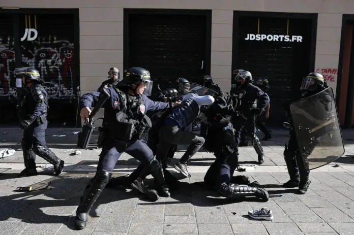 Protestas en Francia con enfrentamientos y detenciones.
