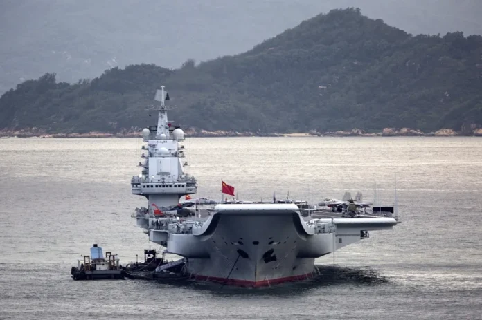 Portaaviones Liaoning en maniobras militares.