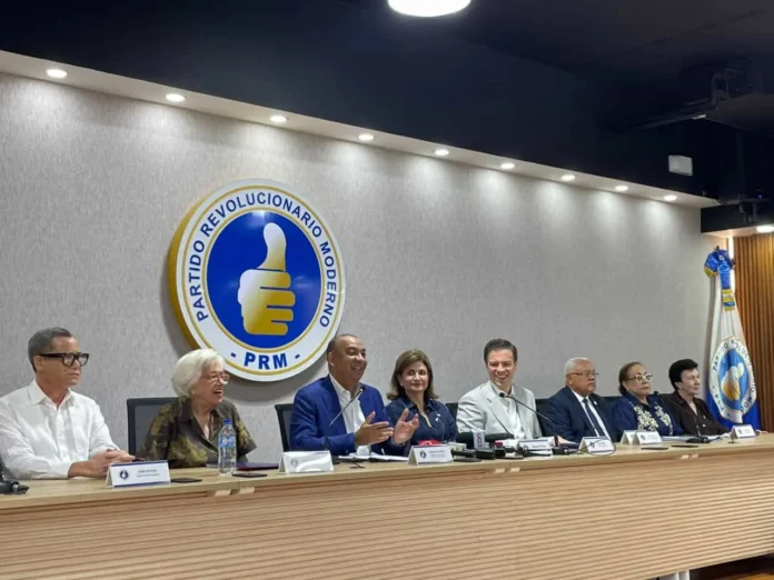 PRM presenta candidatos para curul vacante.
