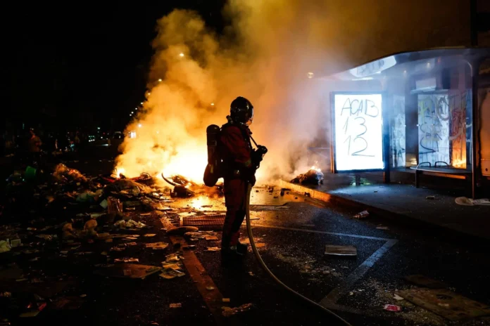 Protestas masivas en Francia por educación y vida.