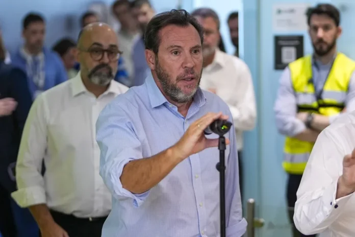 Ministro español habla sobre accidente ferroviario.