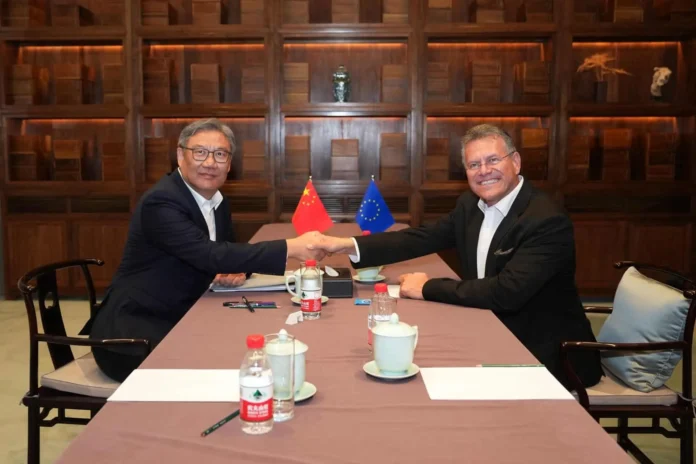 China y UE discuten comercio en Pekín