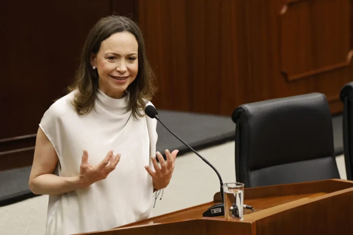 María Corina Machado apoya al papa León XIV