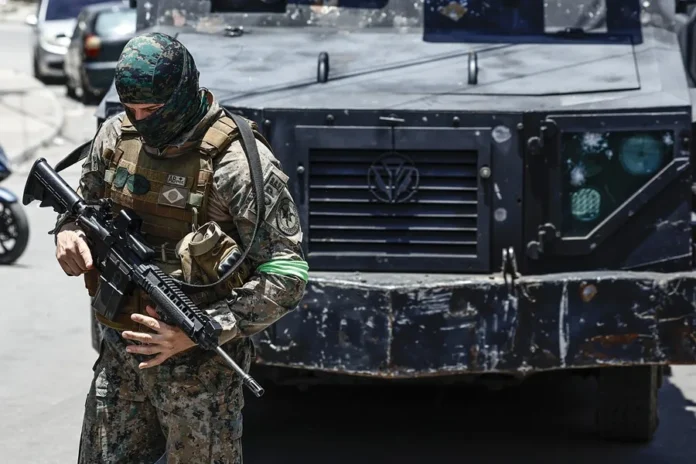 Policía rescata a 13 niños secuestrados