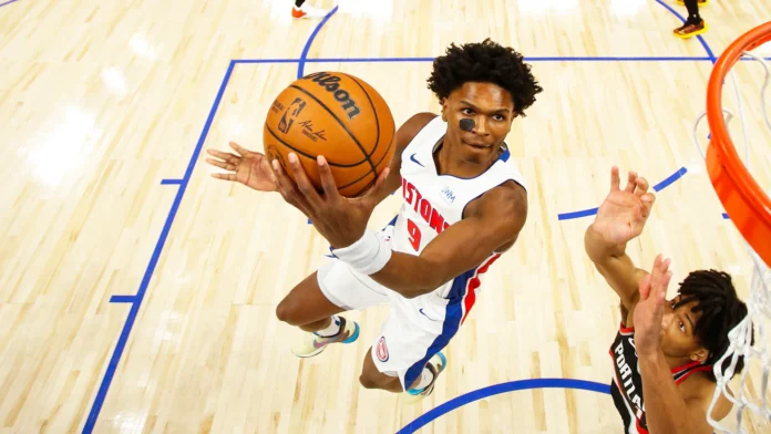 Ausar Thompson lidera ataque de los Pistons