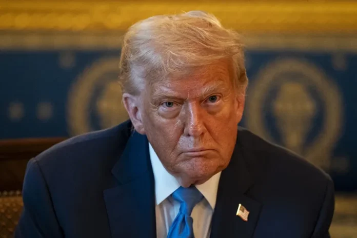 Aprobación de Trump en mínimo histórico.