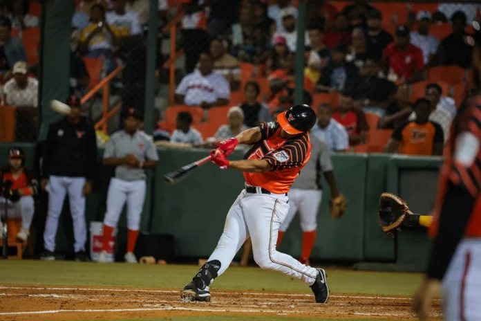 Toros del Este blanquean a Águilas 3-0