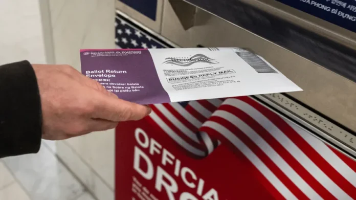 Juez rechaza separar votos por correo en California